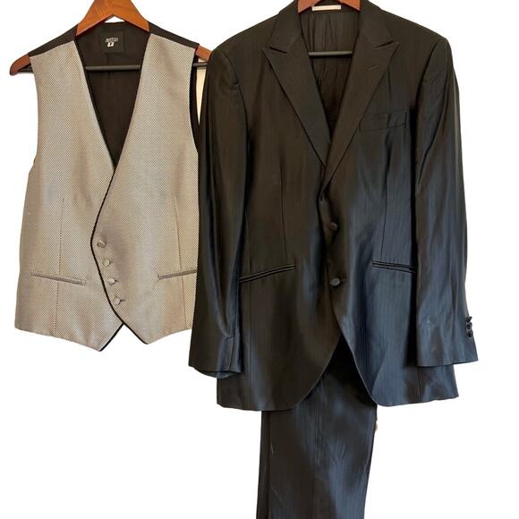 Protocolo Men's 3-Piece Tuxedo Black Suit - Picture 1 of 16